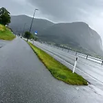 Husslattene With Terrace Skei (Sogn og Fjordane)